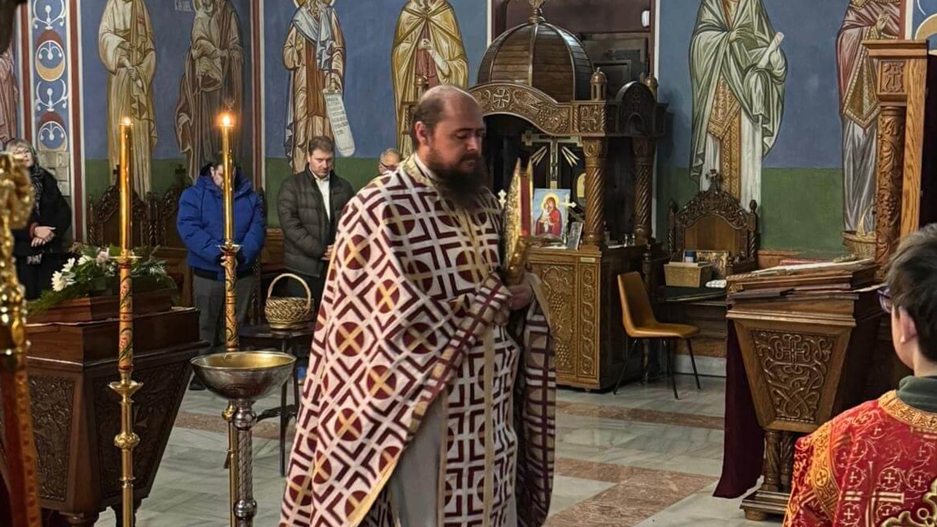 Свети Спиридон чудотворац свечано је Литургијски постављен у Лазарици