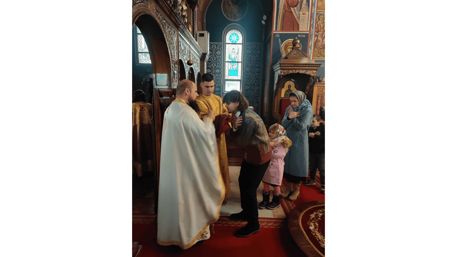  Света Литургија у Лазарици 
