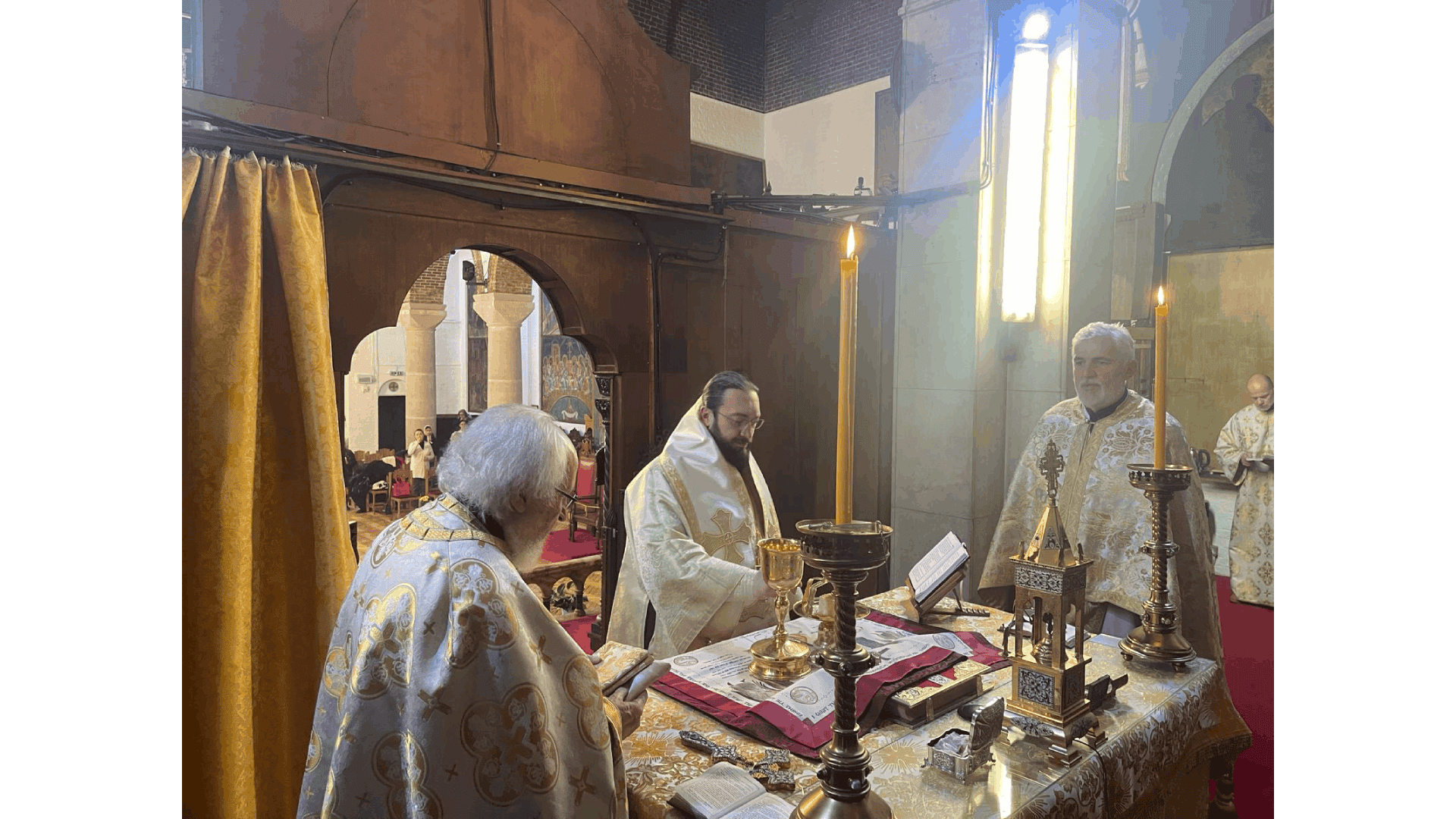 Празник Света Три Јерарха у храму Светог Саве у Лондону