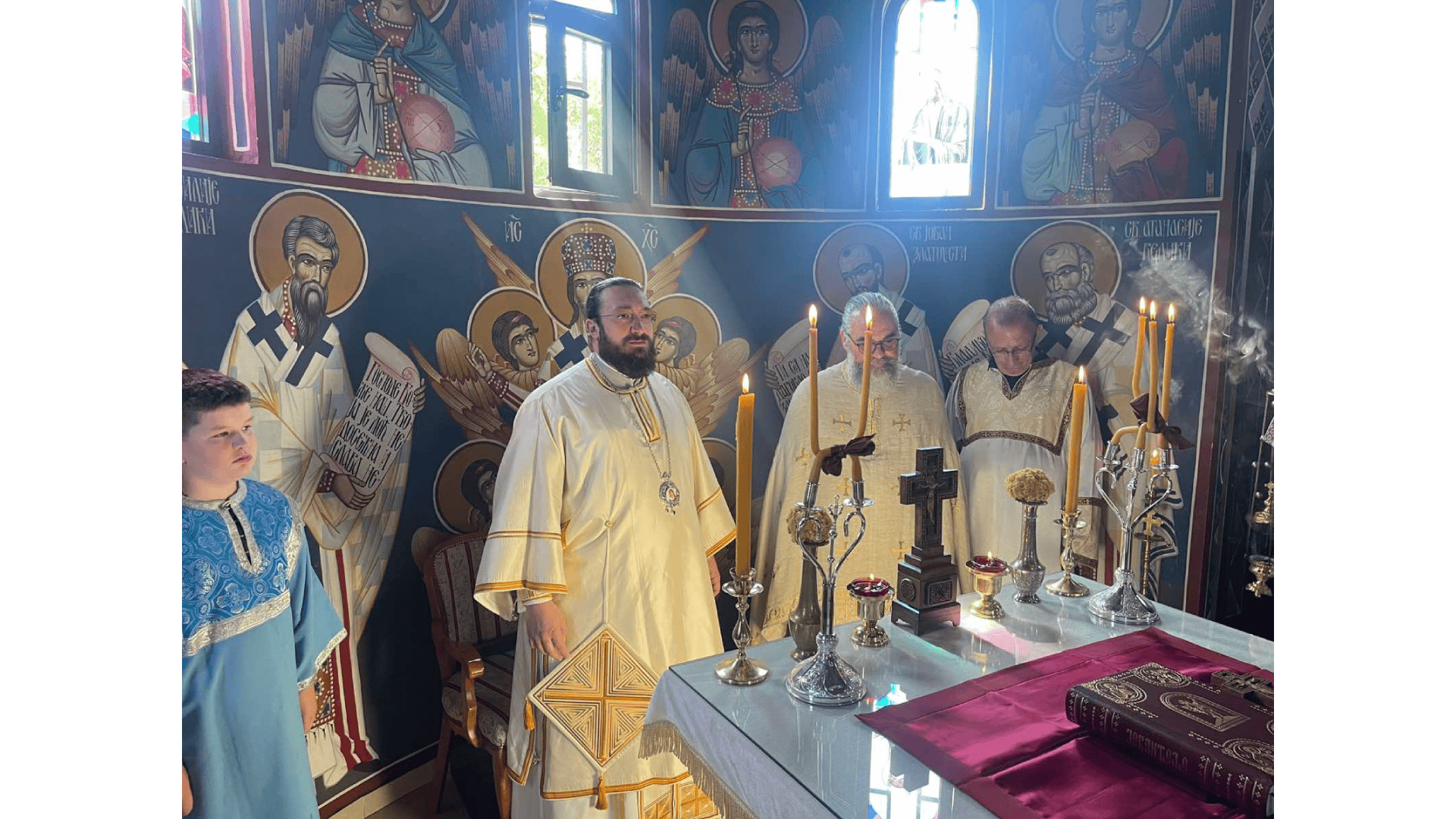 Празник Светих Апостола Петра и Павла  у храму Светог Атанасија Великог