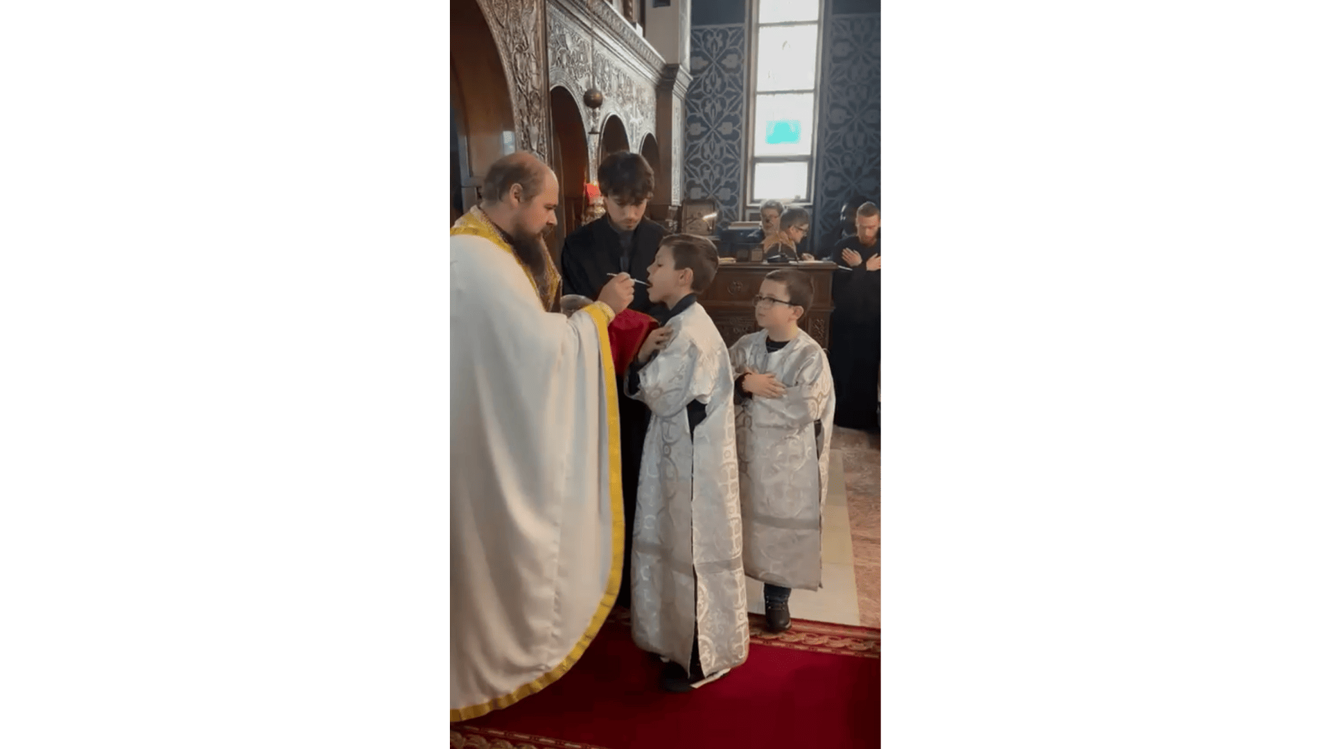 Света Литургија  у бирмнгамској Лазарици