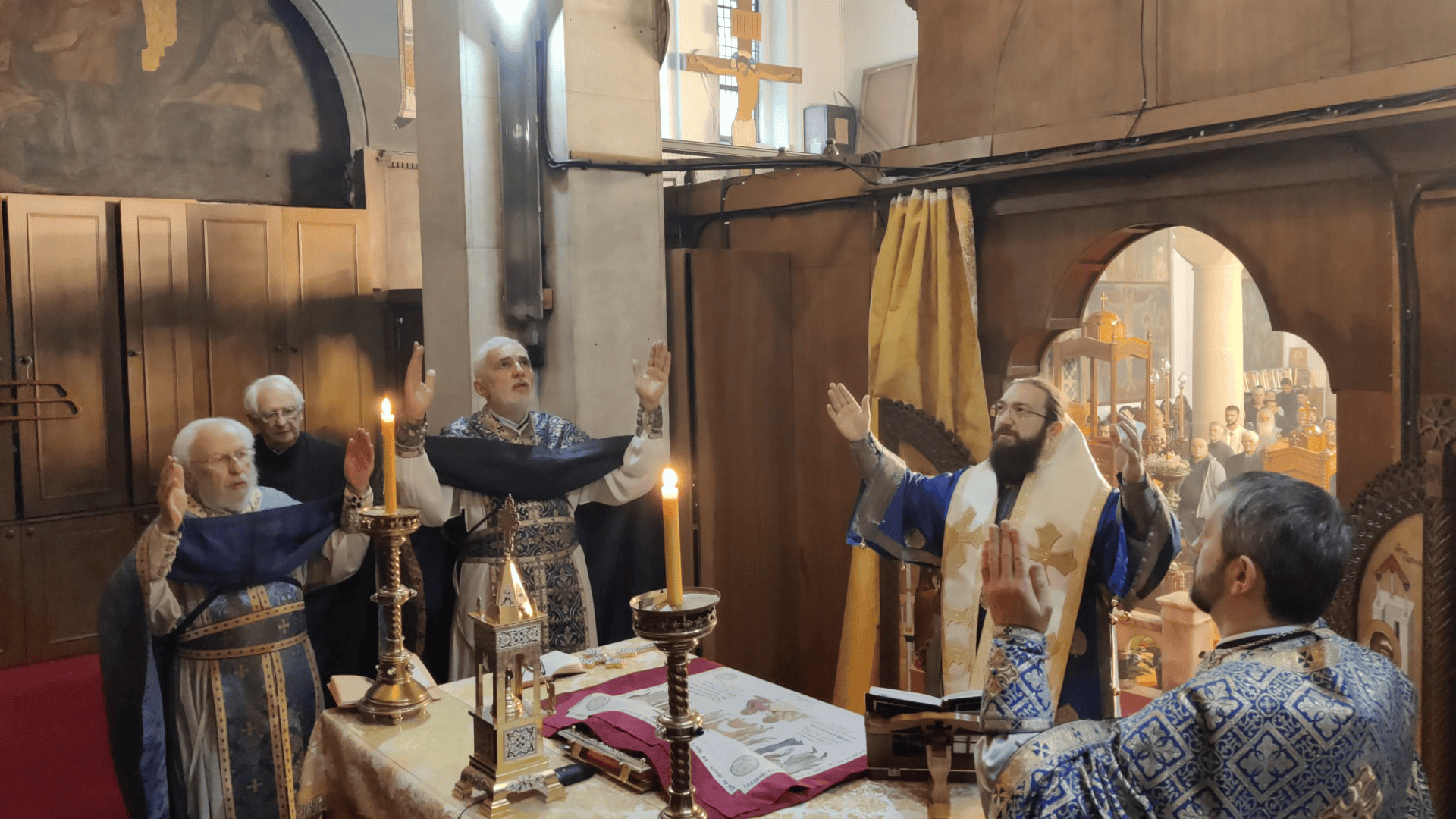 Недељна Литургија у Саборном Храму у Лондону