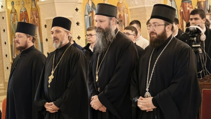 Представљено капитално издање Карловачке богословије ,,Само Адам коло игра“